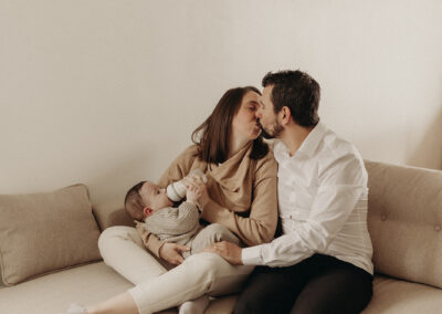 Shooting photos de nouveau né réalisé par Lesley S. Photography basé dans Les Landes